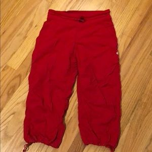 Lululemon Size 4 Red Studio Crop Pant